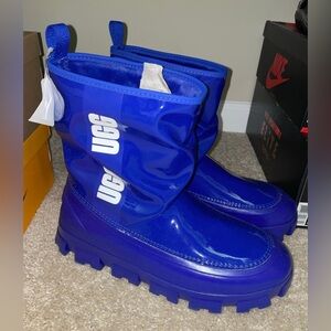 UGG Boot UNISEX Size US MENS 10/WOMENS 12/Color Blue/Waterproof/USED